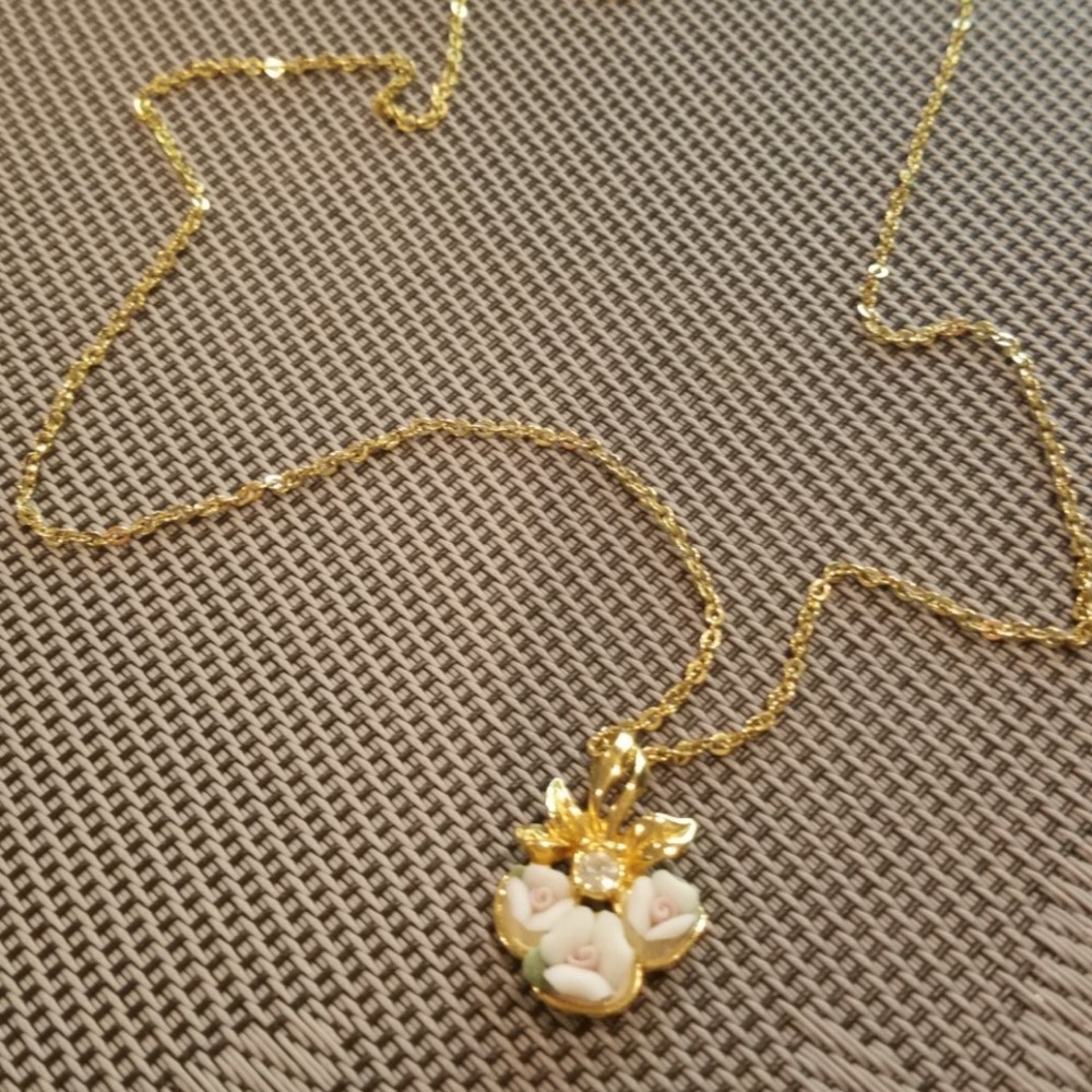 Avon necklace